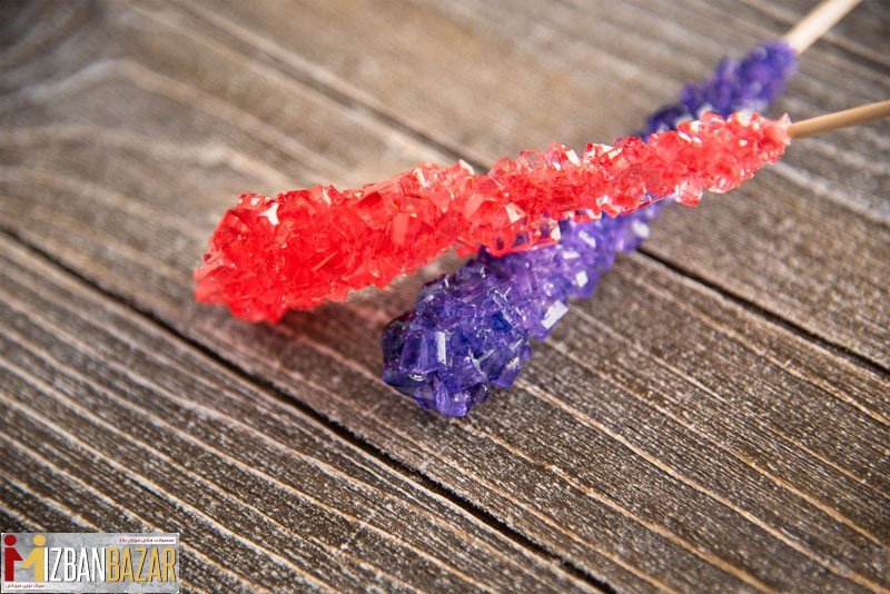 دو عدد نبات قرمز و بنفش در کنار هم