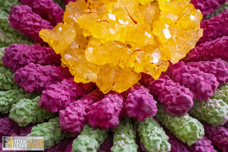 شاخه نبات زعفرانی و رنگی